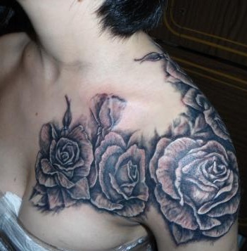 Should & Chest Roses Tattoo