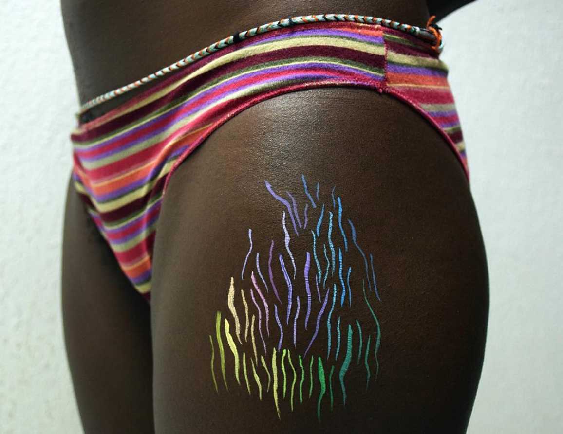 rainbow stretch marks, stretch mark, body art