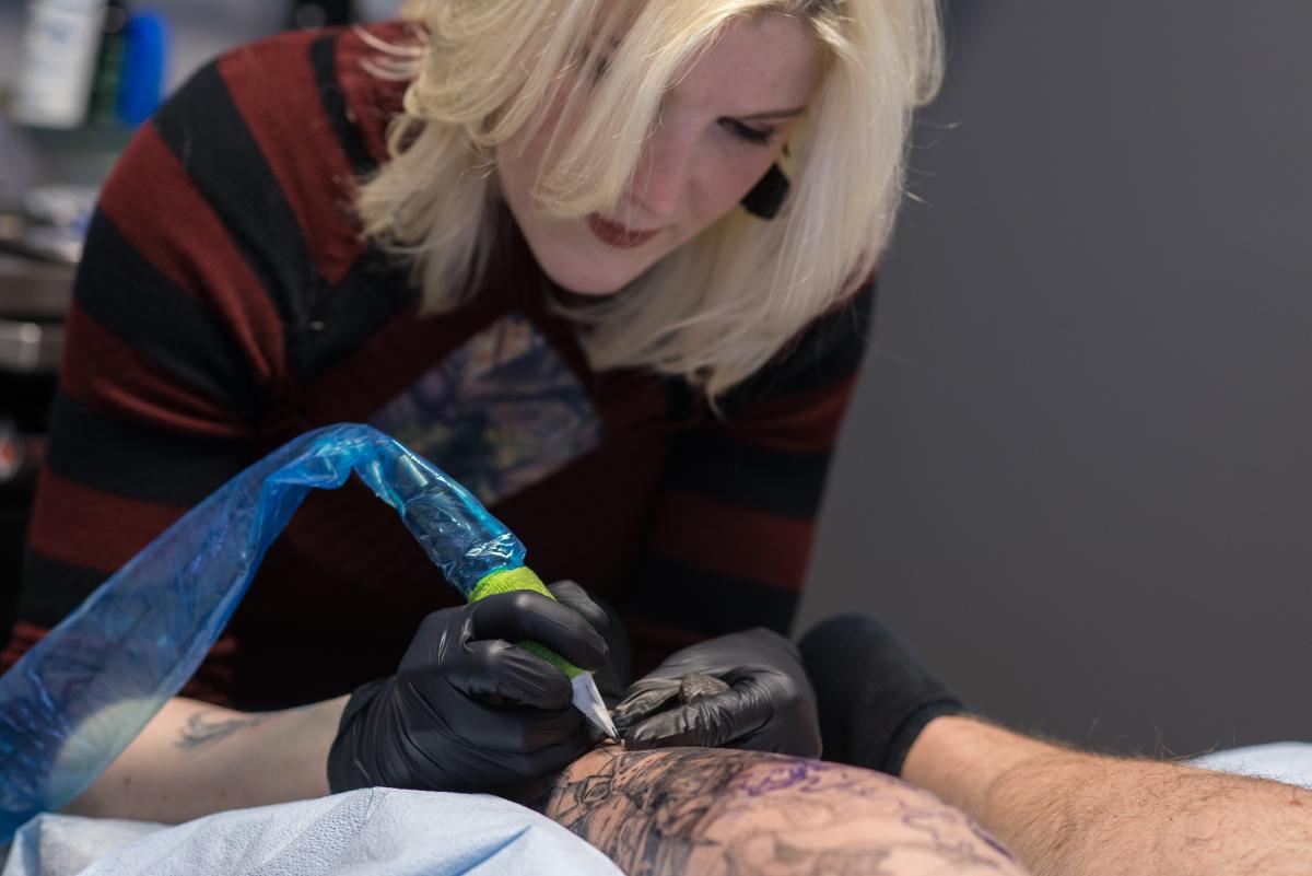 Amy Nicholls, Tattoo Artist, Leg Tattoo